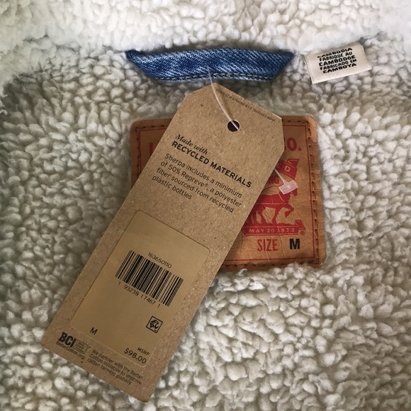 Levi’s Sherpa Trucker Jean Jacket Faded Medium/Light Wash size M NWT - Picture 6 of 6